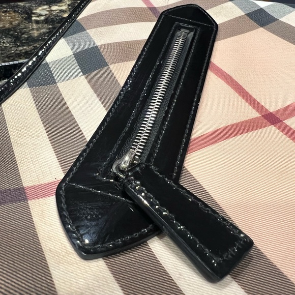 Burberry Novacheck Crossbody Bag - Picture 4 of 6